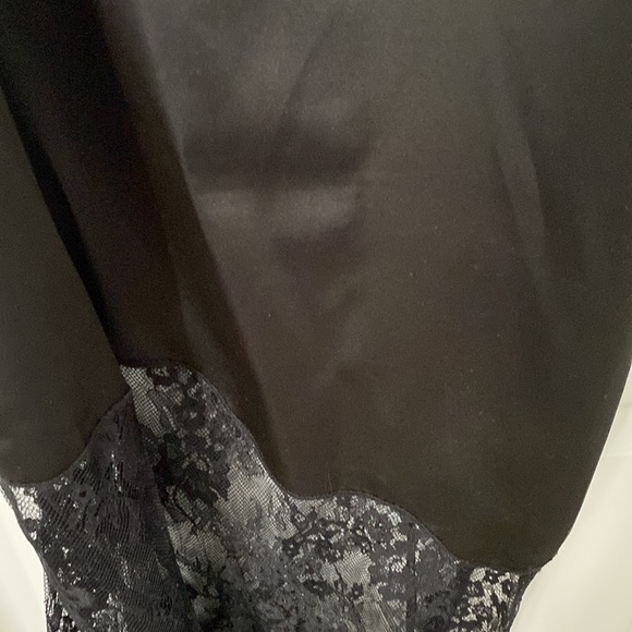 Women’s Dress - Picture 3 of 7